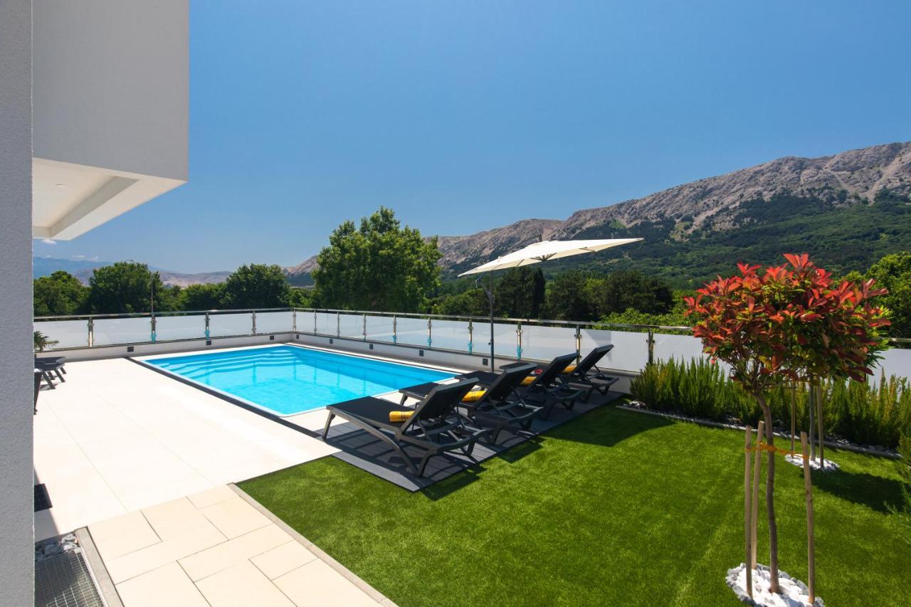 Villa Supernus With Heated Pool บัชกา ภายนอก รูปภาพ