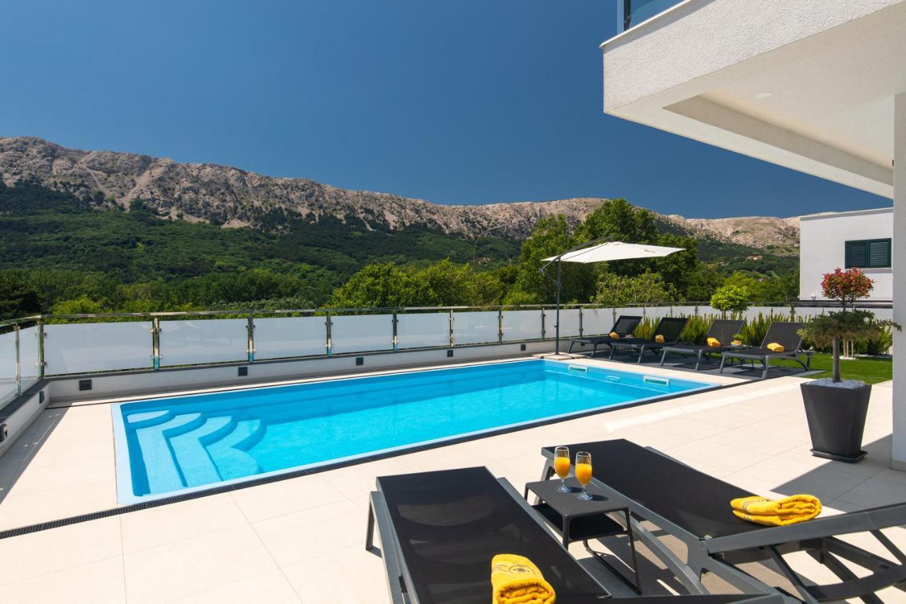 Villa Supernus With Heated Pool บัชกา ภายนอก รูปภาพ