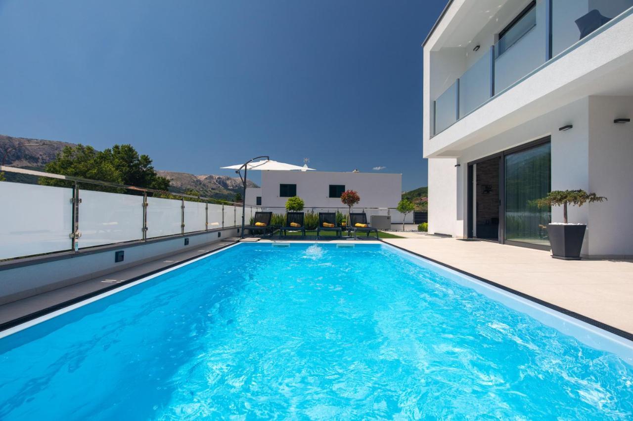 Villa Supernus With Heated Pool บัชกา ภายนอก รูปภาพ